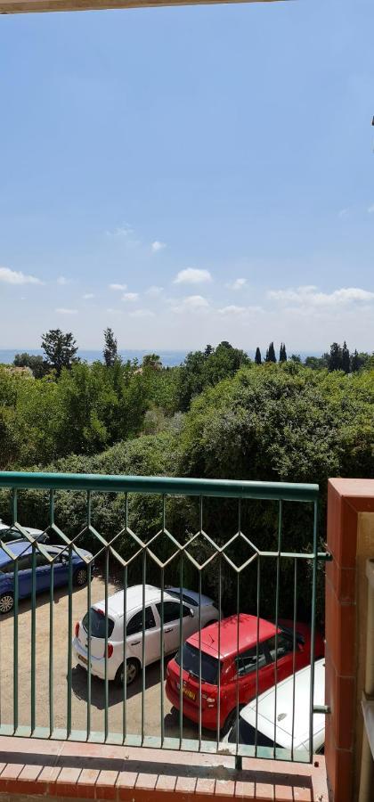 דירת חדר יפה ונעימה באיזור פסטורלי ושקט Apartment Зихрон Яков Екстериор снимка
