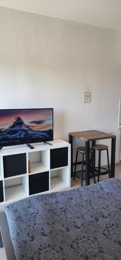 דירת חדר יפה ונעימה באיזור פסטורלי ושקט Apartment Зихрон Яков Екстериор снимка